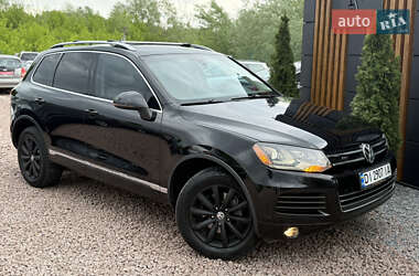 Позашляховик / Кросовер Volkswagen Touareg 2012 в 