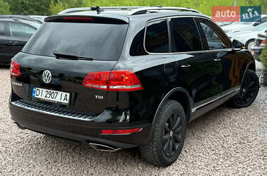 Позашляховик / Кросовер Volkswagen Touareg 2012 в 