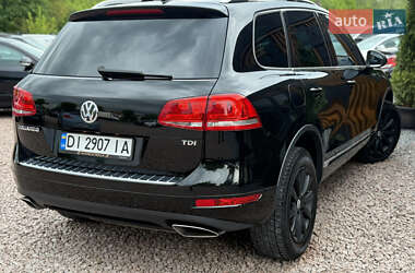 Позашляховик / Кросовер Volkswagen Touareg 2012 в 