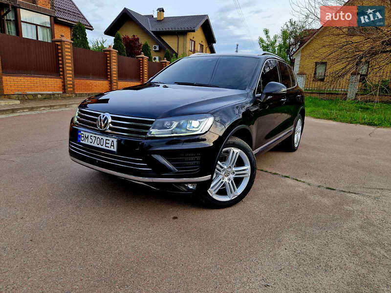 Внедорожник / Кроссовер Volkswagen Touareg 2016 в Шостке