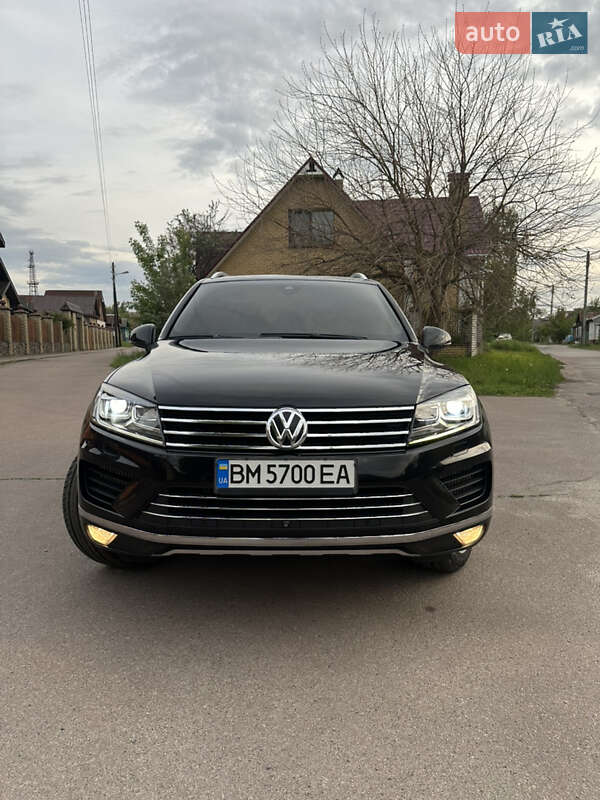 Внедорожник / Кроссовер Volkswagen Touareg 2016 в Шостке