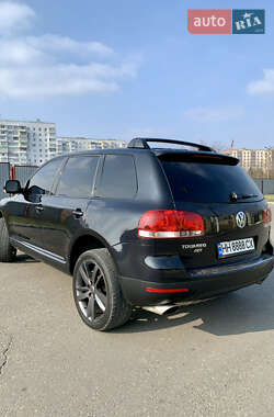 Позашляховик / Кросовер Volkswagen Touareg 2004 в 