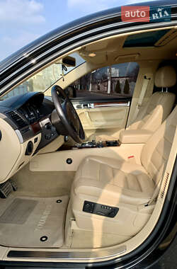 Позашляховик / Кросовер Volkswagen Touareg 2004 в 