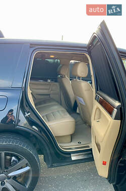 Позашляховик / Кросовер Volkswagen Touareg 2004 в 