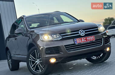Внедорожник / Кроссовер Volkswagen Touareg 2012 в Владимире
