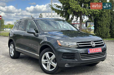 Позашляховик / Кросовер Volkswagen Touareg 2012 в Дубні