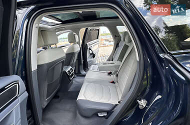 Внедорожник / Кроссовер Volkswagen Touareg 2024 в 