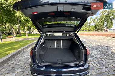 Внедорожник / Кроссовер Volkswagen Touareg 2024 в 