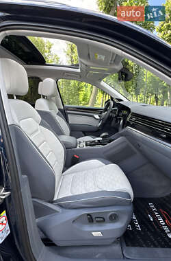 Внедорожник / Кроссовер Volkswagen Touareg 2024 в 
