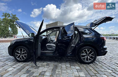 Внедорожник / Кроссовер Volkswagen Touareg 2024 в 