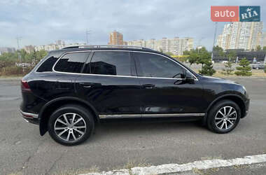 Внедорожник / Кроссовер Volkswagen Touareg 2016 в Киеве