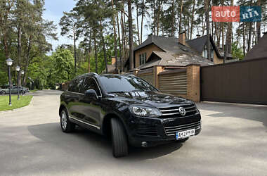 Внедорожник / Кроссовер Volkswagen Touareg 2012 в 