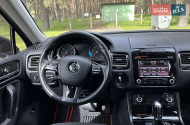 Внедорожник / Кроссовер Volkswagen Touareg 2012 в 