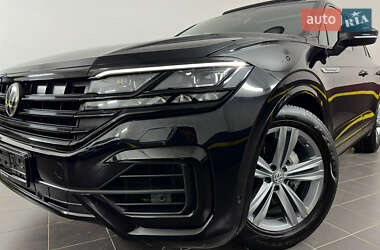 Внедорожник / Кроссовер Volkswagen Touareg 2019 в 