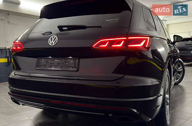 Внедорожник / Кроссовер Volkswagen Touareg 2019 в 