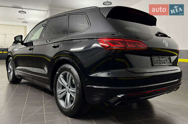 Внедорожник / Кроссовер Volkswagen Touareg 2019 в 