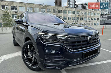 Внедорожник / Кроссовер Volkswagen Touareg 2020 в Киеве