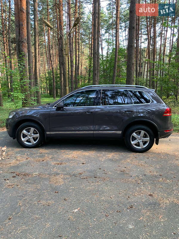 Внедорожник / Кроссовер Volkswagen Touareg 2011 в Львове
