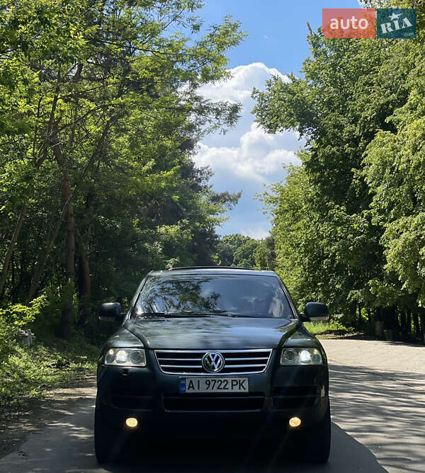 Внедорожник / Кроссовер Volkswagen Touareg 2004 в 