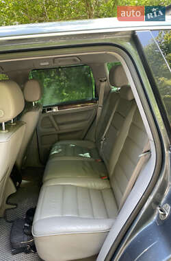 Внедорожник / Кроссовер Volkswagen Touareg 2004 в 