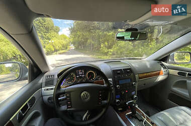 Внедорожник / Кроссовер Volkswagen Touareg 2004 в 