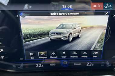 Внедорожник / Кроссовер Volkswagen Touareg 2020 в 