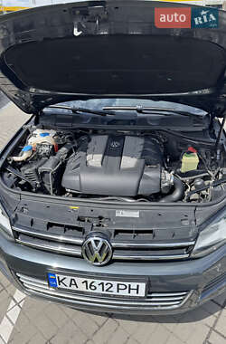 Внедорожник / Кроссовер Volkswagen Touareg 2013 в 
