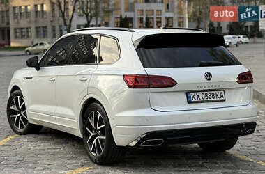 Внедорожник / Кроссовер Volkswagen Touareg 2020 в 