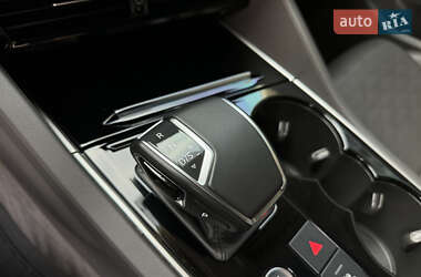 Внедорожник / Кроссовер Volkswagen Touareg 2020 в 