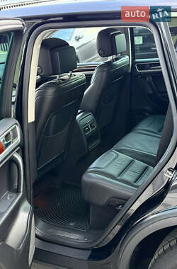 Внедорожник / Кроссовер Volkswagen Touareg 2014 в 