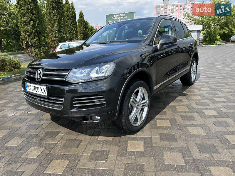 Позашляховик / Кросовер Volkswagen Touareg 2011 в Хмельницькому