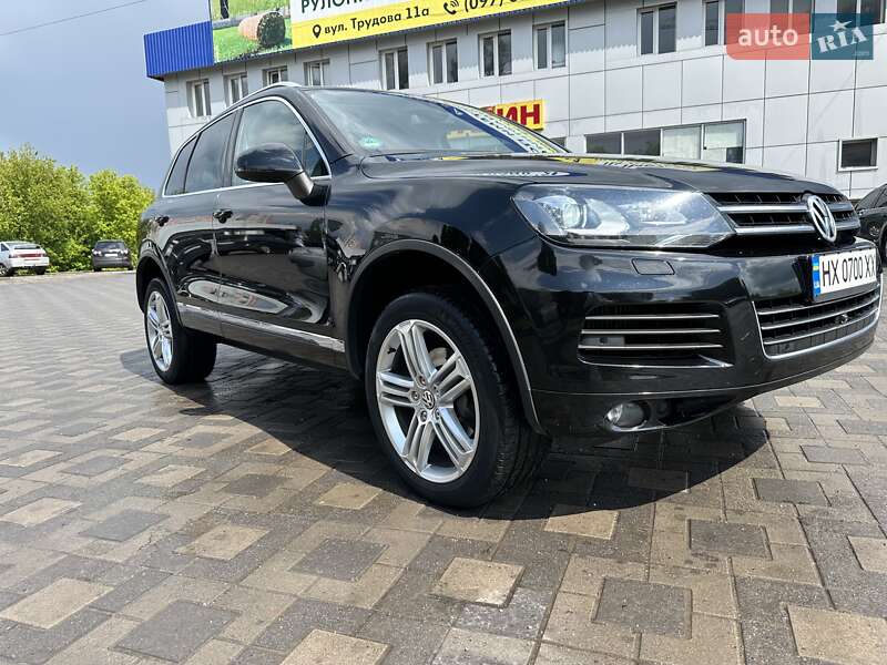 Позашляховик / Кросовер Volkswagen Touareg 2011 в Хмельницькому