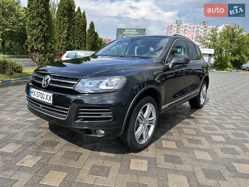 Позашляховик / Кросовер Volkswagen Touareg 2011 в Хмельницькому