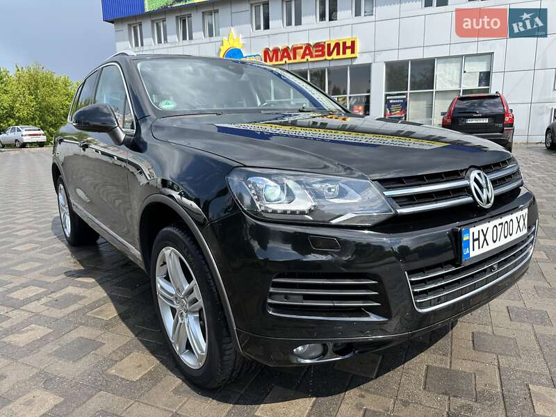 Позашляховик / Кросовер Volkswagen Touareg 2011 в Хмельницькому
