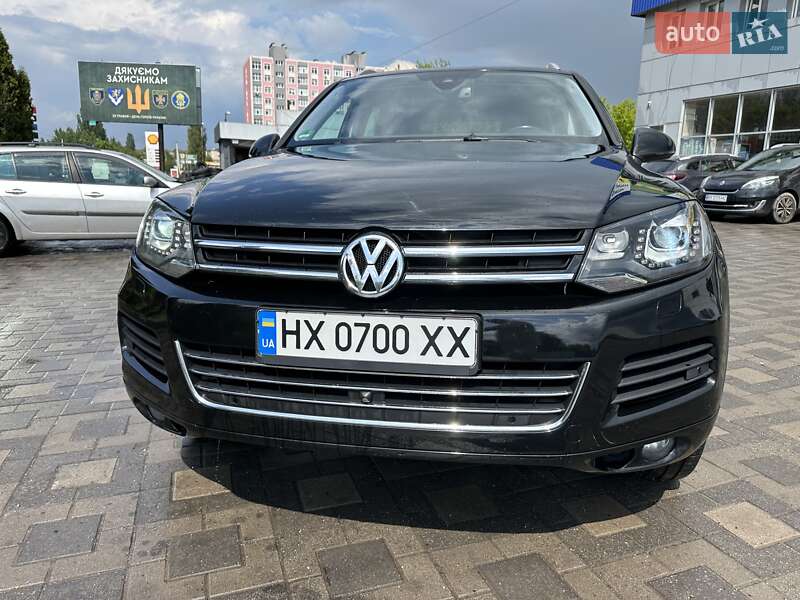 Позашляховик / Кросовер Volkswagen Touareg 2011 в Хмельницькому