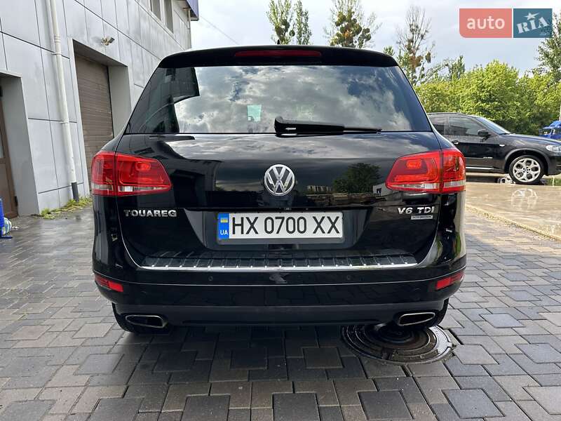 Позашляховик / Кросовер Volkswagen Touareg 2011 в Хмельницькому