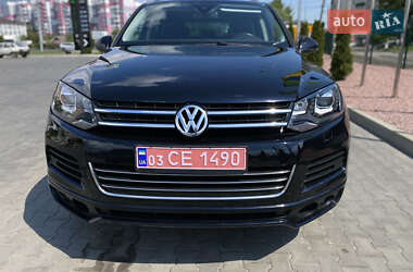 Позашляховик / Кросовер Volkswagen Touareg 2014 в 