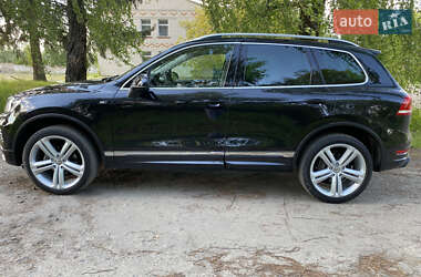 Позашляховик / Кросовер Volkswagen Touareg 2014 в 