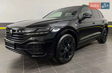 Внедорожник / Кроссовер Volkswagen Touareg 2022 в 