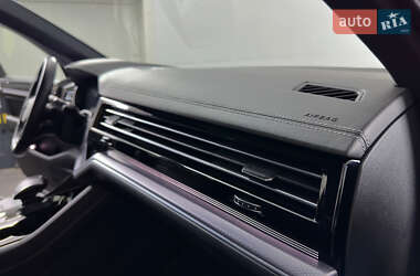 Внедорожник / Кроссовер Volkswagen Touareg 2022 в 