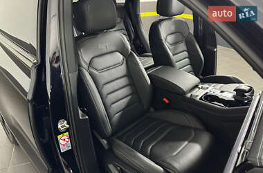 Внедорожник / Кроссовер Volkswagen Touareg 2022 в 