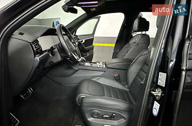 Внедорожник / Кроссовер Volkswagen Touareg 2022 в 