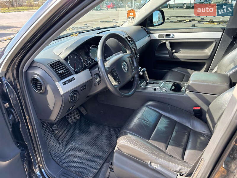 Позашляховик / Кросовер Volkswagen Touareg 2008 в Києві