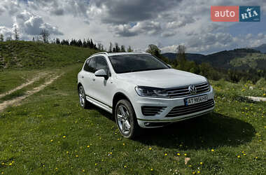 Позашляховик / Кросовер Volkswagen Touareg 2016 в Івано-Франківську