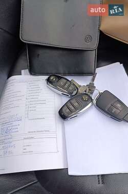 Внедорожник / Кроссовер Volkswagen Touareg 2015 в 