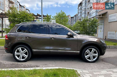Внедорожник / Кроссовер Volkswagen Touareg 2011 в 