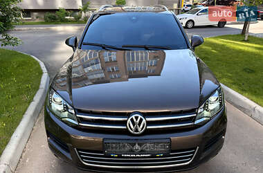Внедорожник / Кроссовер Volkswagen Touareg 2011 в 