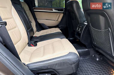 Внедорожник / Кроссовер Volkswagen Touareg 2011 в 