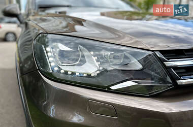 Внедорожник / Кроссовер Volkswagen Touareg 2011 в 
