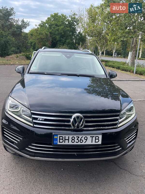 Внедорожник / Кроссовер Volkswagen Touareg 2016 в Одессе